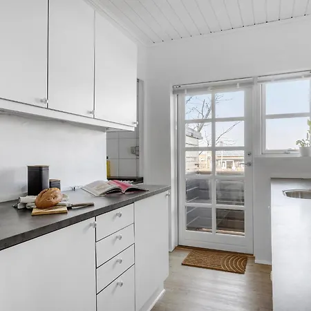 Ferienhaus 1 Bedroom Cozy In